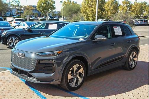 2025 Audi Q6 e-tron Premium Plus quattro
