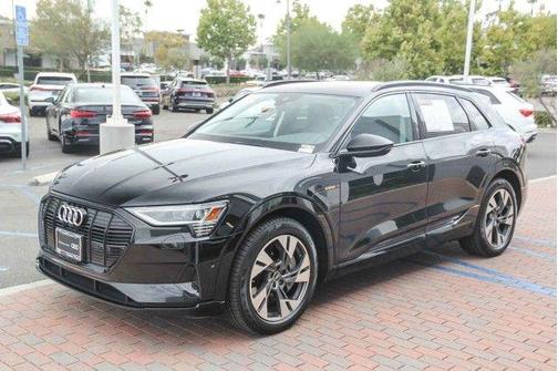 2022 Audi e-tron Premium quattro