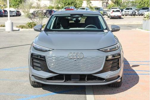 2025 Audi Q6 e-tron Premium Plus quattro