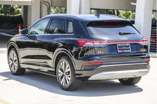 2025 Audi Q4 e-tron Premium 45 RWD
