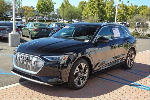 2022 Audi e-tron Premium Plus quattro