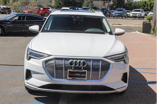 2022 Audi e-tron Premium quattro