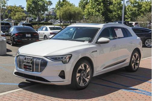 2022 Audi e-tron Premium quattro