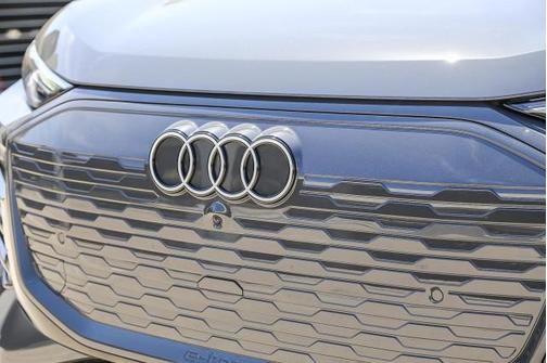 2025 Audi Q6 e-tron Premium