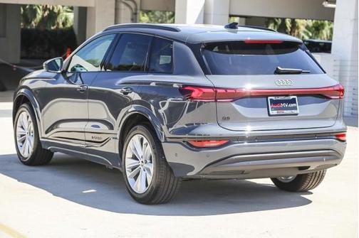 2025 Audi Q6 e-tron Premium