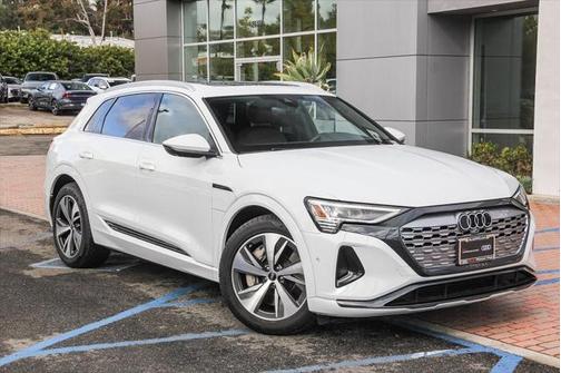 2024 Audi Q8 e-tron Premium Plus quattro