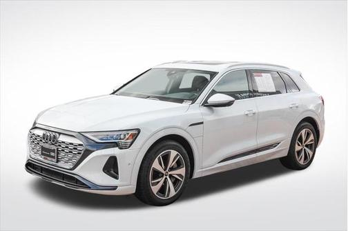 2024 Audi Q8 e-tron Premium Plus quattro