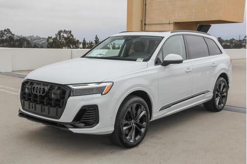 2025 Audi Q7 55 Premium Plus