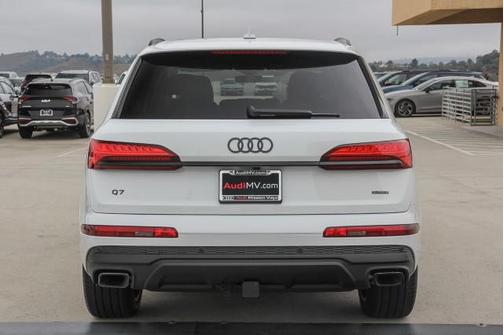 2025 Audi Q7 55 Premium Plus