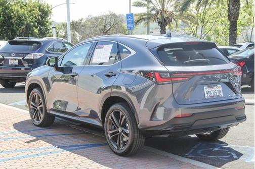 2022 Lexus NX 450h+ Luxury