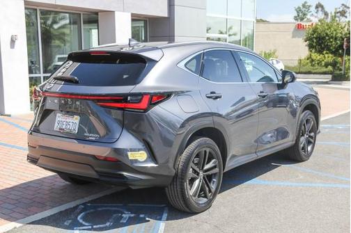 2022 Lexus NX 450h+ Luxury