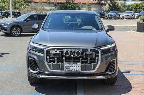 2025 Audi Q7 45 Premium