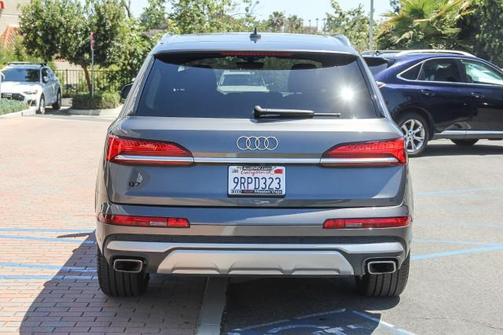 2025 Audi Q7 45 Premium