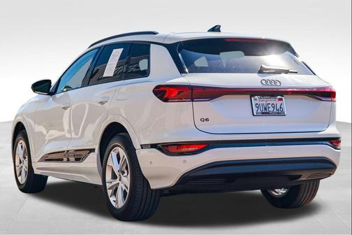 Glacier White 2025 Audi Q6 e-tron Premium