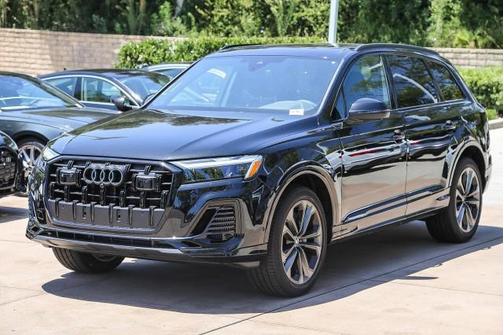 2025 Audi Q7 55 Premium Plus