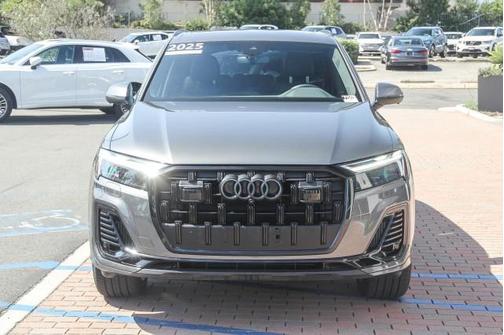 2025 Audi Q7 55 Premium Plus