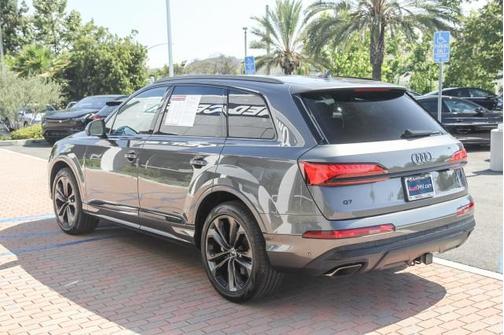 2025 Audi Q7 55 Premium Plus