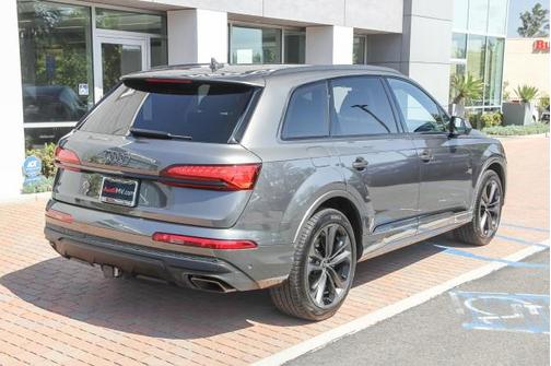2025 Audi Q7 55 Premium Plus