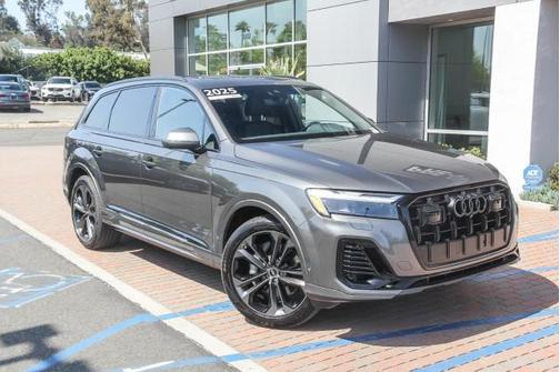 2025 Audi Q7 55 Premium Plus