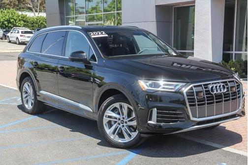 2022 Audi Q7 45 Premium Plus
