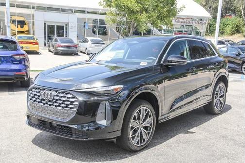 2025 Audi Q5 Premium Plus