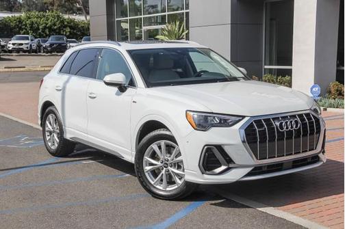 2022 Audi Q3 45 S line Premium