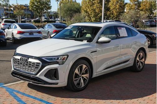 2024 Audi Q8 e-tron S line Premium Plus quattro