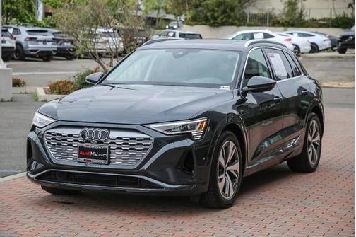 2024 Audi Q8 e-tron Premium Plus