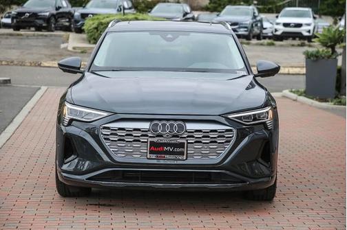 2024 Audi Q8 e-tron Premium Plus