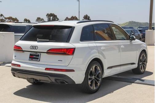 2025 Audi Q7 55 Prestige