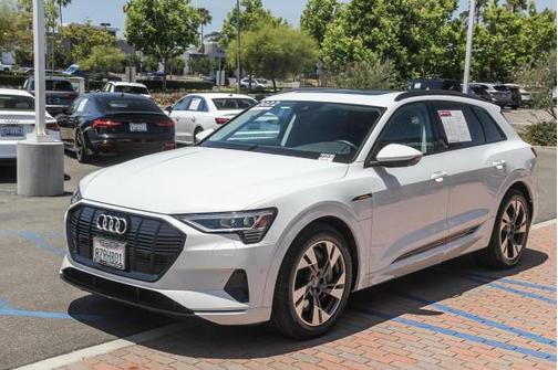 2022 Audi e-tron Premium quattro