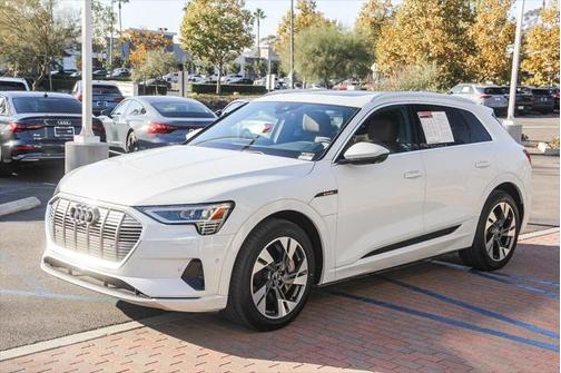 2021 Audi e-tron Premium Plus quattro