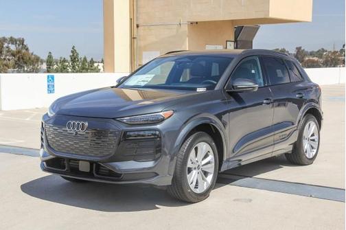 2025 Audi Q6 e-tron Premium Plus