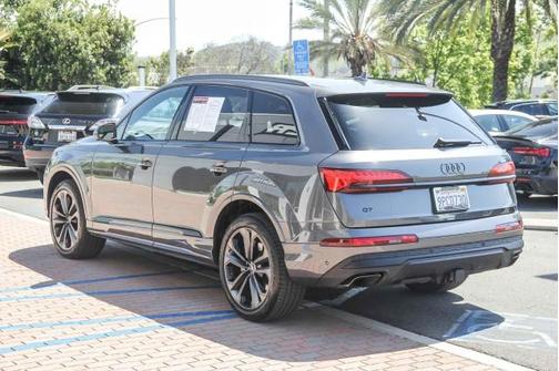 2025 Audi Q7 55 Premium Plus