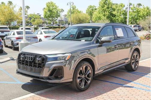 2025 Audi Q7 55 Premium Plus