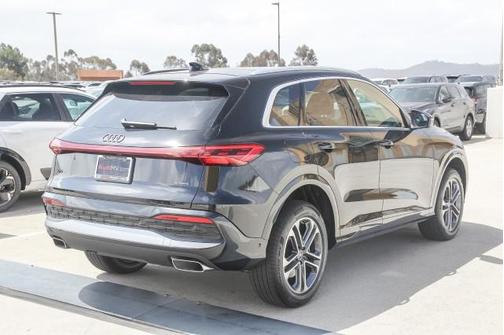 2025 Audi Q5 Premium