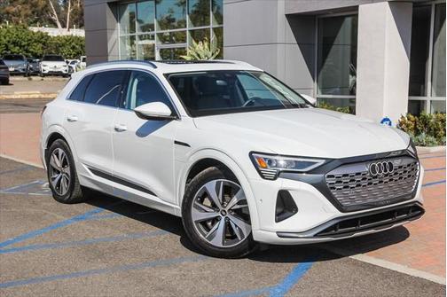 2024 Audi Q8 e-tron Premium Plus quattro
