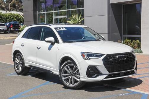 2024 Audi Q3 Premium 45 TFSI S line quattro Tiptronic