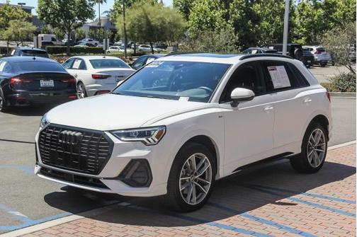 2024 Audi Q3 Premium 45 TFSI S line quattro Tiptronic