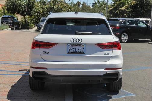 2024 Audi Q3 Premium 45 TFSI S line quattro Tiptronic