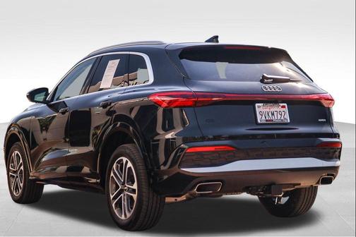 2025 Audi Q5 Premium TFSI quattro S tronic