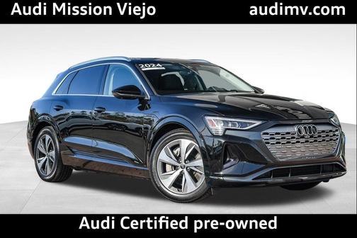 Mythos Black Metallic 2024 Audi Q8 e-tron Premium Plus