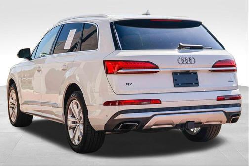 Glacier White 2025 Audi Q7 55 Premium Plus