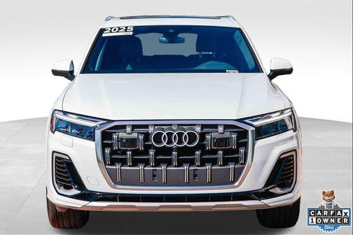 Glacier White 2025 Audi Q7 55 Premium Plus