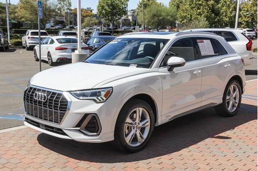 2024 Audi Q3 Premium 45 TFSI S line quattro Tiptronic