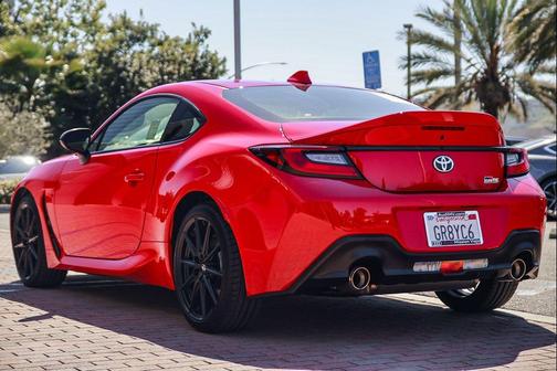 2025 Toyota GR86 Premium