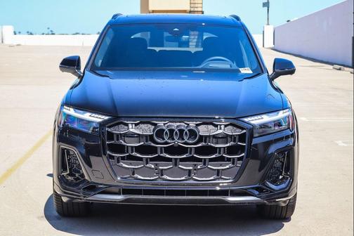 Mythos Black Metallic 2026 Audi SQ7 4.0T Prestige