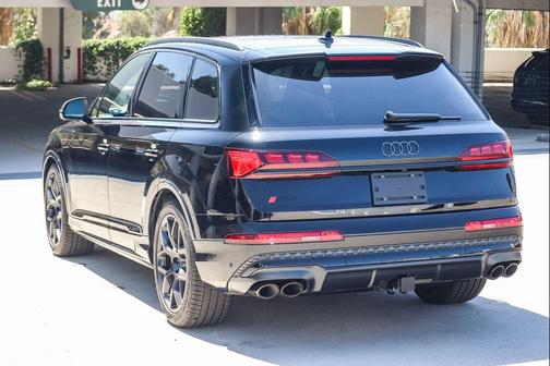 Mythos Black Metallic 2026 Audi SQ7 4.0T Prestige