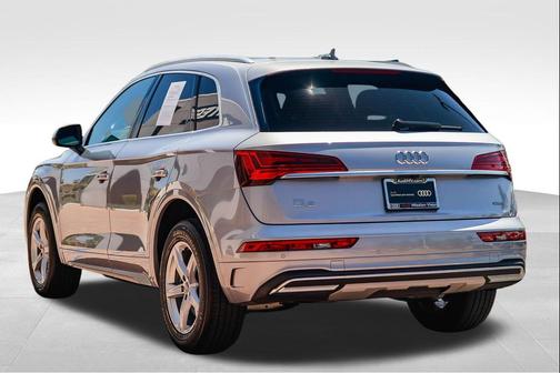 Florett Silver Metallic 2023 Audi Q5 40 Premium