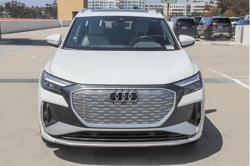 2025 Audi Q4 e-tron Premium Plus 55 quattro